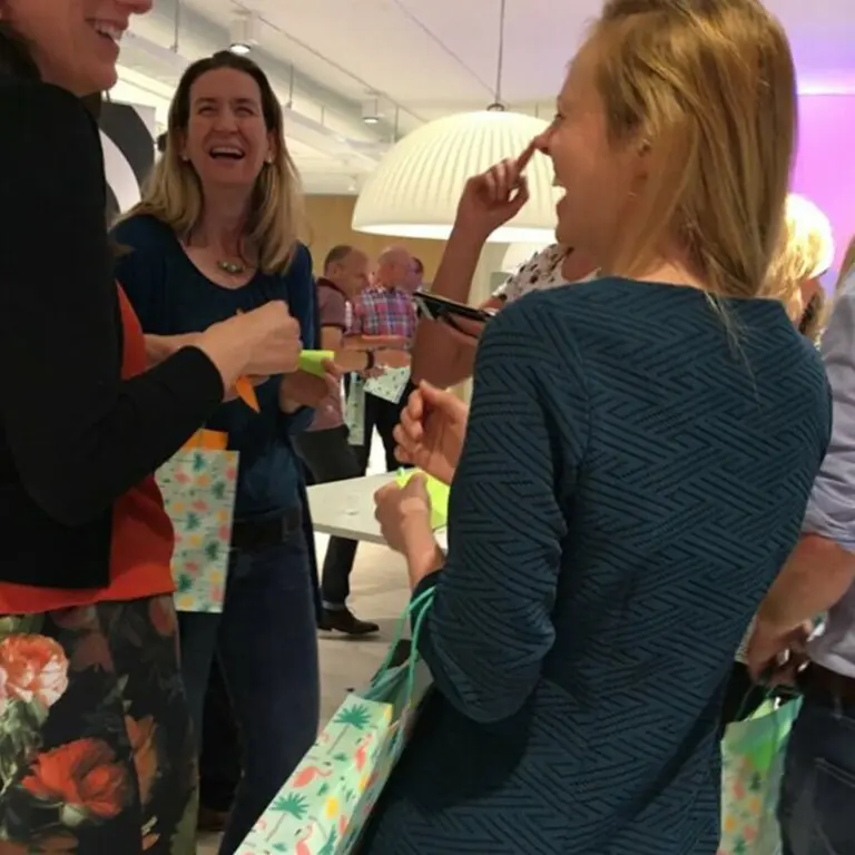 Speeddaten met collega's